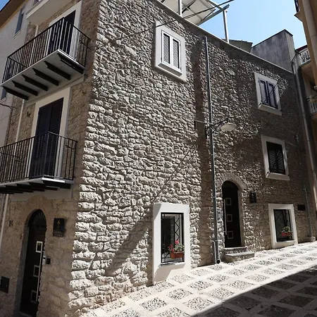 Pensjonat De Spuches House 4*