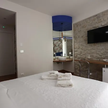 De Spuches House בית הארחה Caccamo